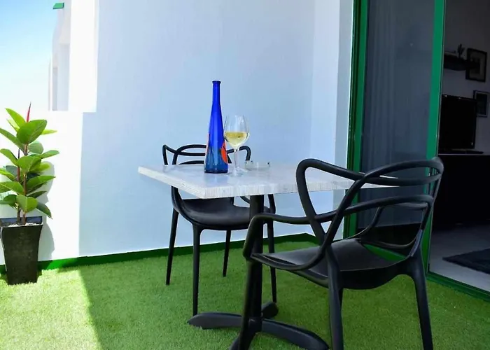 Appartamento Holyhome 208